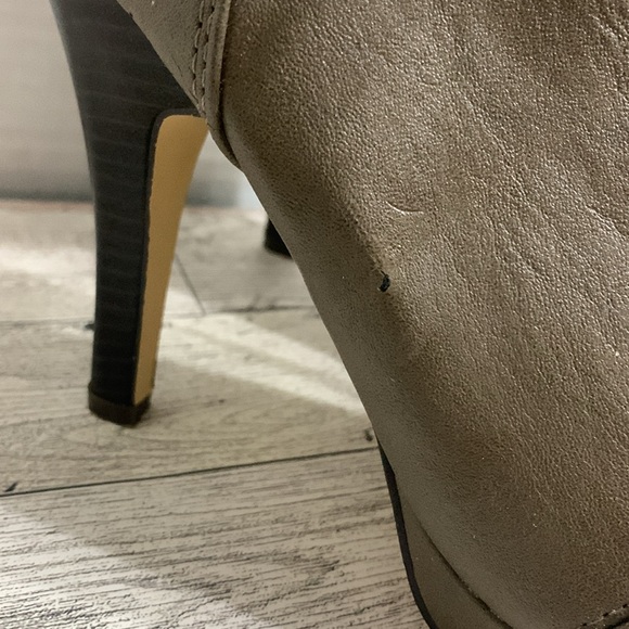 Madden Girl Fuzzy Band high Heel Boot size 7 1/2 - Picture 5 of 10